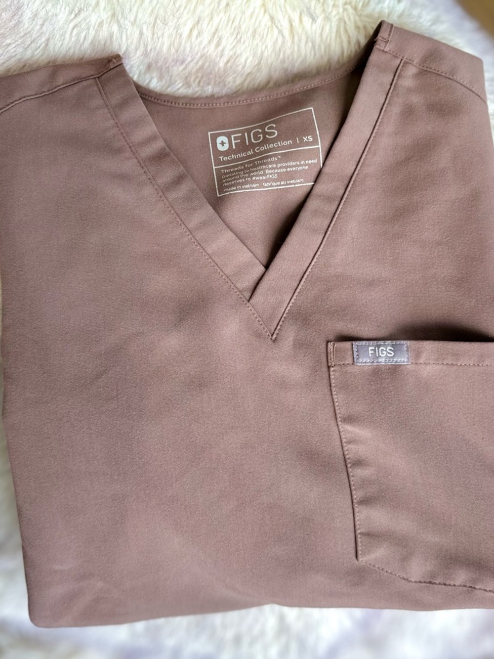 FIGS Catarina One Pocket V-Neck Scrub Top in Smokey Taupe
